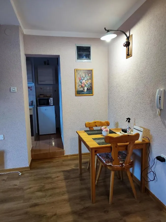 Madora - Studio Apartman For Two In Fuzine, Near The Lake 0*, Fuzine
